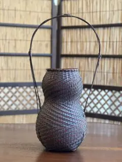 飯塚 琅玕斎 花入 小花籃（飯塚琅玕斎） - 天平堂（TENPYODO）