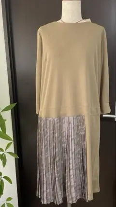 【タグ付き】カーキ　プリーツ切り替えスカートのワンピース　M
