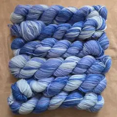 【新品未使用】ウール100%　毛糸　編み物　6本　300g　グラデーション　青色