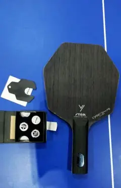 卓球ラケット　ラバーつき！STIGA　サイバーシェイプカーボン