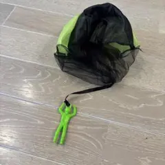 子供の屋外遊びのおもちゃ,手が飛んでいるおもちゃ　ミニパラシュート
