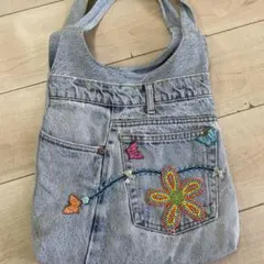 デニムトートバッグ 花と蝶の刺繍