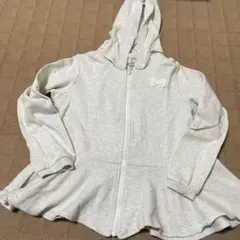フード付きグレー ジップアップパーカー