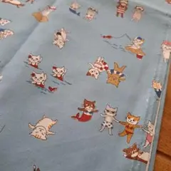 50×100　猫のスイミング　水泳　水色　kokka 　Trefle　薄手　生地