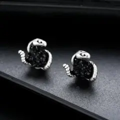 【カラー新入荷】 蛇 メンズ ダイヤ 小ぶり マグネットピアス シルバー 両耳