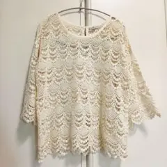 アースミュージック&エコロジー　のレースプルオーバー　未使用品
