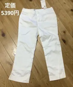 新品タグ付き白サブリナパンツMサイズウエスト64センチ赤字