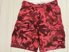 American Eagle Outfitters 赤迷彩カーゴショートパンツ