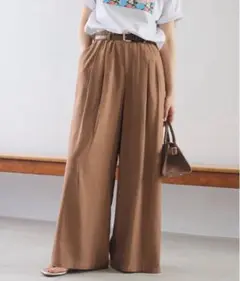 スローブイエナ　slobeiena リネン混タックフレアパンツ