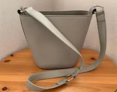 グレー ショルダーバッグ シンプルデザイン
