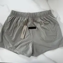 新品☆ ESSENTIALS エッセンシャル　ショートパンツ　M