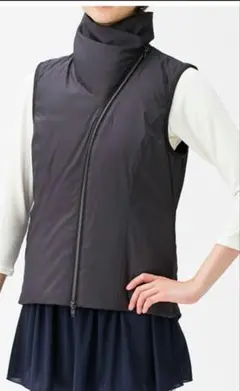 新品 サイズS チャコットChacott 高機能ダウンADS ショートベスト