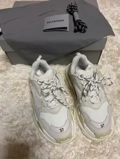 BALENCIAGA Triple S ダッド スニーカー