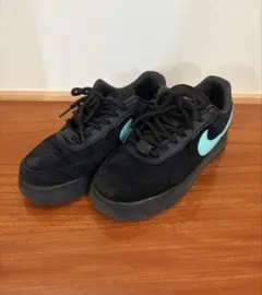 Nike Air Force 1 ブラックスニーカー