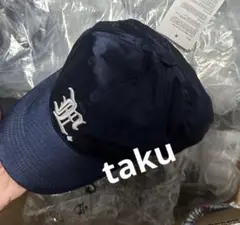 lmc 刺繍入りのネイビーブルー帽子