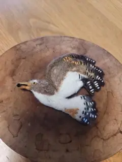 羊毛フェルト 飛んでいる鳥【手作り】