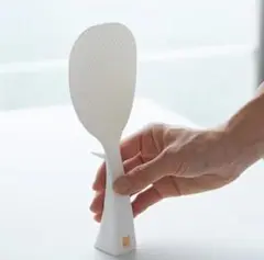 山崎実業　立って置ける しゃもじ タワー　ホワイト
