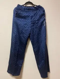 student apathy ゼブラパンツ