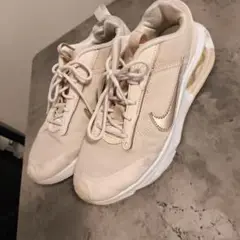 Nike ホワイト スニーカー