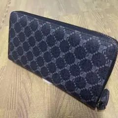 ブラックパターン　ラウンドファスナー長財布(美品)