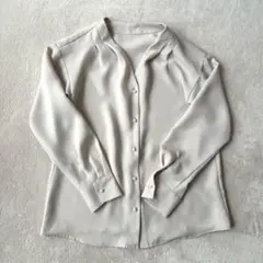 【GU】パールボタンブラウス（長袖）　ベージュ　Sサイズ　★美品★
