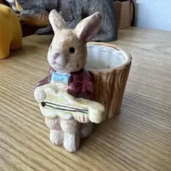 ウサギ型陶器植木鉢