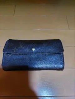 LOUIS VUITTON ルイヴィトン モノグラム 折財布