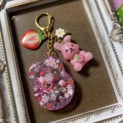 シャカシャカキーホルダー　イチゴうさちゃん