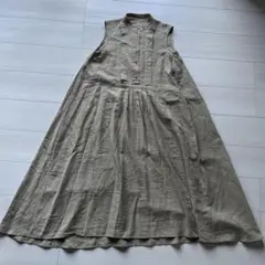 [新品]ハヤマブリーズ　ベージュノースリーブロングワンピー刺繍入り　フリーサイズ