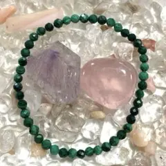 最終価格《Thida stone》マラカイト小粒カットブレス3〜4ミリ