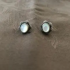 白蝶貝ピアス