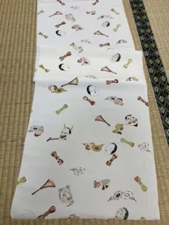 はぎれ　古布　着物　化繊　白地　小道具　94