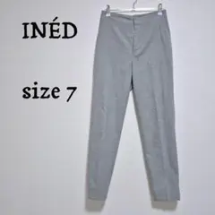 イネド【INÉD】グレー スラックス 通勤　オフィス　テーパードパンツ ズボンS