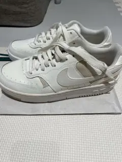 Nike スニーカー