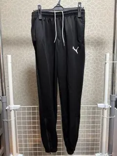 Puma ブラック ピステパンツ　sサイズ