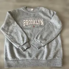 BROOKLYNプリント グレー トレーナー