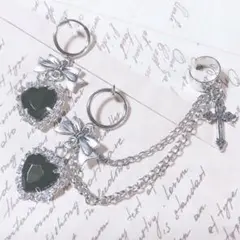 量産型イヤリング イヤーカフ Blackビジューと十字架 イヤリング
