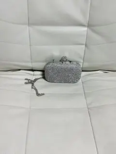 シルバー メタル クラッチバッグ チェーン付き