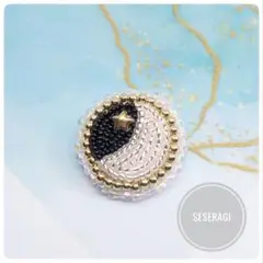 ビーズ刺繍　ブローチ