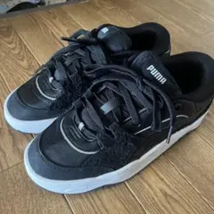 PUMA ブラック スニーカー