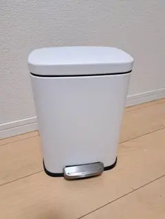 NITORI　ニトリ　ペダルペール ゴミ箱 ダストボックス　使用期間短く美品