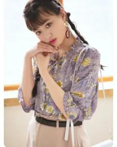 【新品未使用】GRL 花柄ネイビー五分袖ブラウス