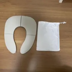 【新品未使用】携帯用 折り畳み 補助便座