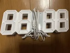 デジタル表示ホワイト時計