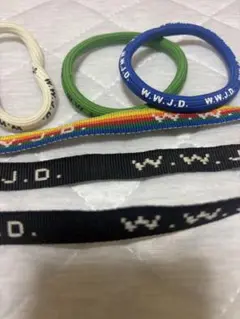 W.W.J.D. ロゴ入りブレスレットセット