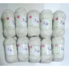 フラッフィ　オフホワイト 約35g(約107m)×10玉