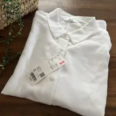 新品未使用☆ユニクロレーヨンブラウス
