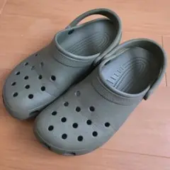 クロックスcrocsクラシッククロッグカーキM11