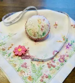 WAKO 手刺繍　ハンカチ　リース　 ピンク WAKO 手刺繍 ハンカチ リース ピンク