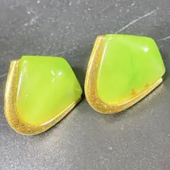 Item thumbnail for item f12a72e5-f426-449f-9fac-ee807578a998